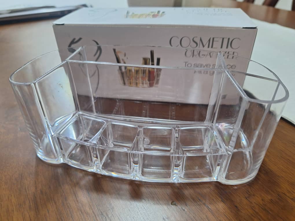 Organizador De Cosméticos Con Divisiones 18x6.5x7cm Und 