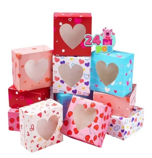 [CAJ-CUA-GEN-C8778] Caja Cuadrada Pequeña con Visor de Corazon 11.5x11.5x6.5cm Und Varios Diseños